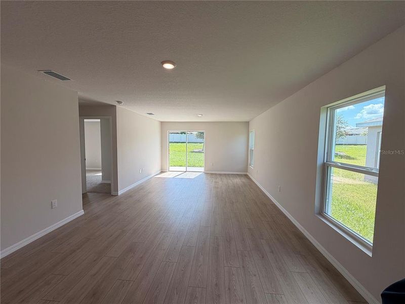 Spacious, unfurnished interior of a new home in Mandarin Grove, Palmetto (Image 22). Spacious, unfurnished interior of a new home in Mandarin Grove, Palmetto (Image 22).