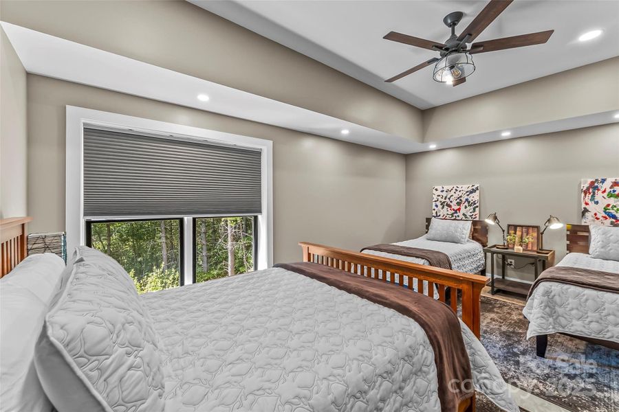Furnished interior view inside a new home in , Marion (Image 4).