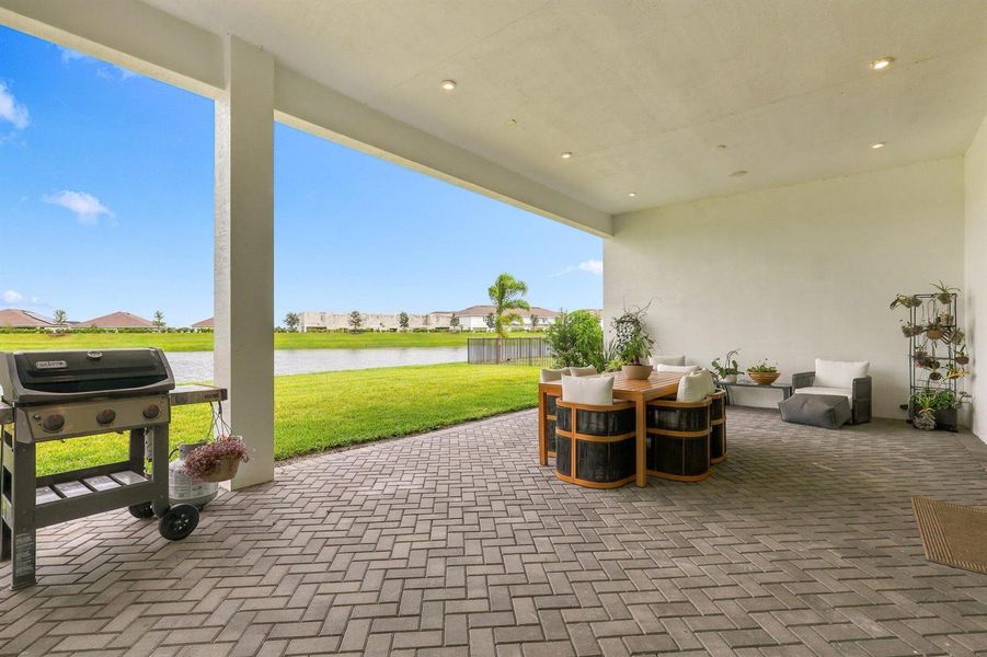 Expansive Covered Outdoor Living Expansive Covered Outdoor Living