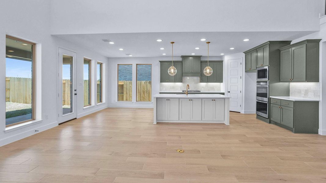 Spacious, unfurnished interior of a new home in Everly, Tomball (Image 13).