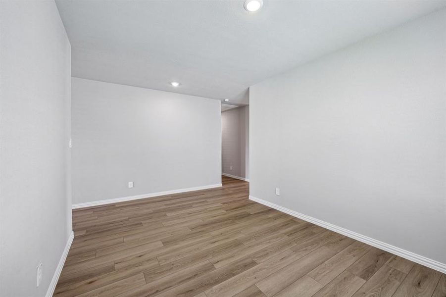 Spacious, unfurnished interior of a new home in Lakehaven - Signature Series, Farmersville (Image 27).