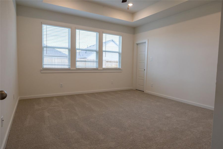 Spacious, unfurnished interior of a new home in Ashland, Angleton (Image 11).