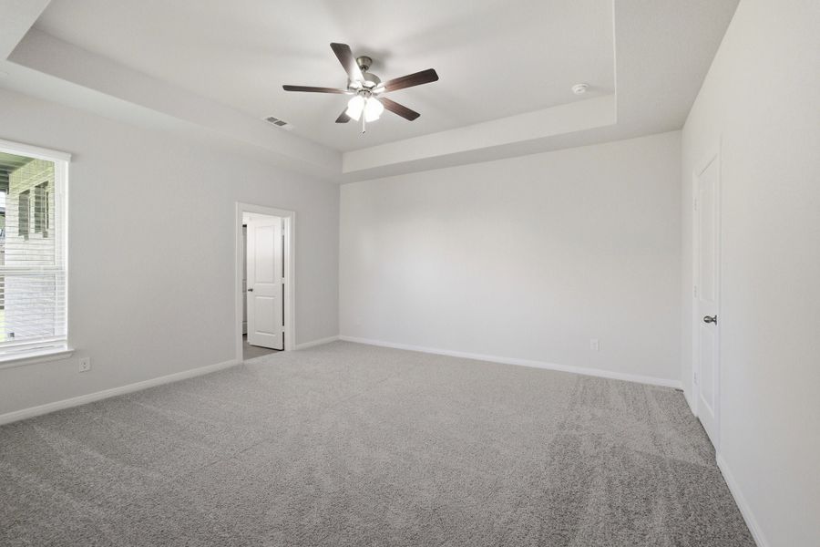 Spacious, unfurnished interior of a new home in La Terra, Celina (Image 51).