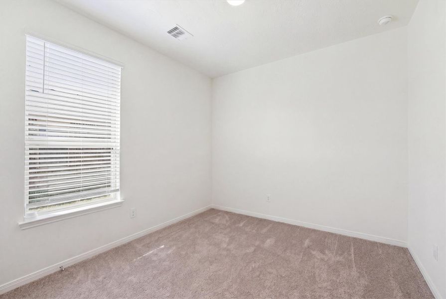 Spacious, unfurnished interior of a new home in Vida Costera, Texas City (Image 22).