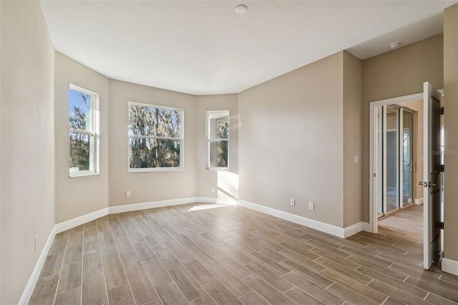 Spacious, unfurnished interior of a new home in Southern Hills Plantation, Brooksville (Image 5). Spacious, unfurnished interior of a new home in Southern Hills Plantation, Brooksville (Image 5).