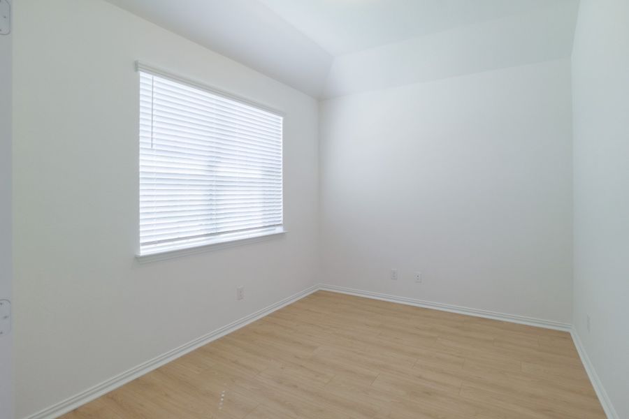 Spacious, unfurnished interior of a new home in Verandah, Royse City (Image 24).