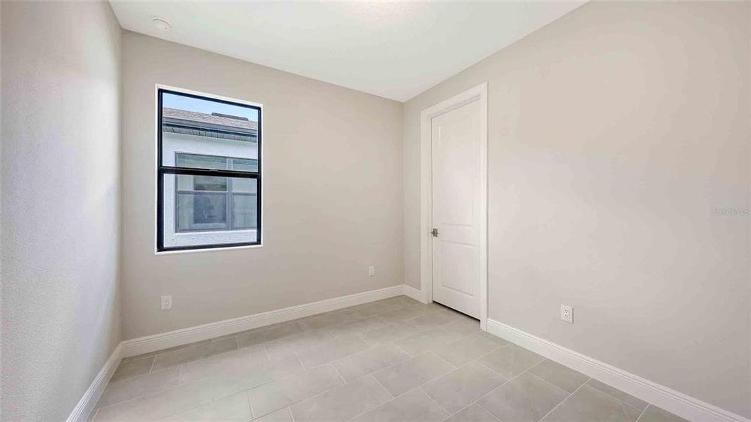 Spacious, unfurnished interior of a new home in Woodland Preserve, Parrish (Image 27).