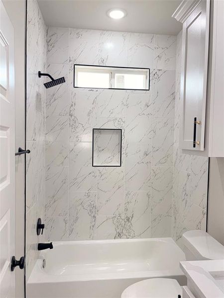 Furnished interior view inside a new home in , Quinlan (Image 17).