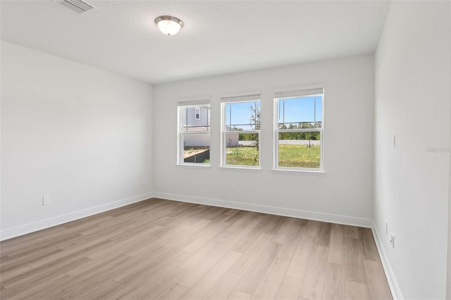 Spacious, unfurnished interior of a new home in Cyrene at Minneola, Minneola (Image 21).