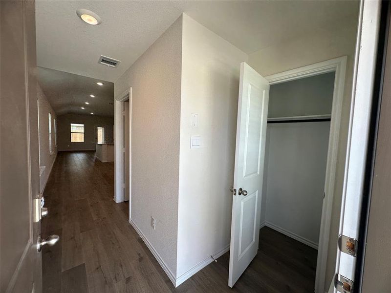Spacious, unfurnished interior of a new home in Cartwright Ranch, Crandall (Image 9). Spacious, unfurnished interior of a new home in Cartwright Ranch, Crandall (Image 9).