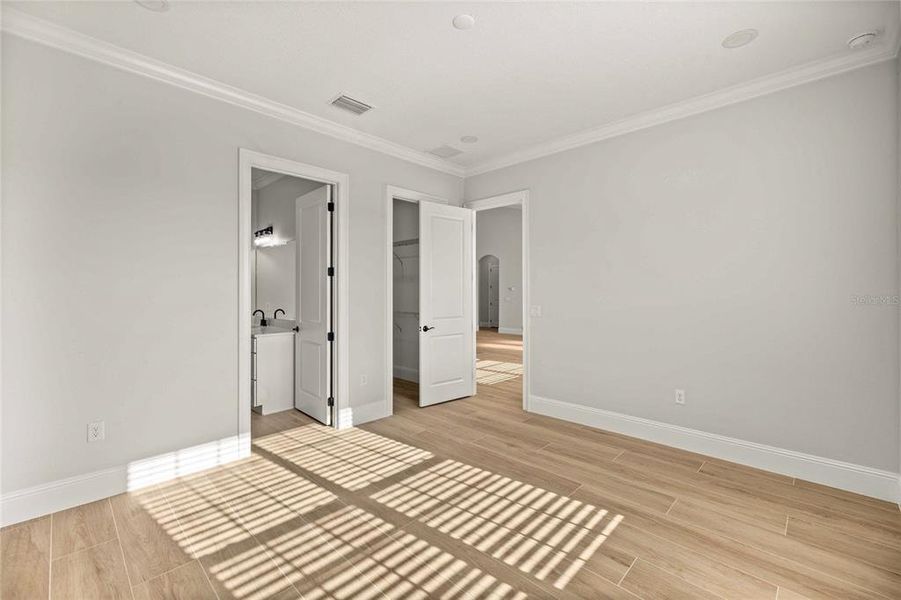Spacious, unfurnished interior of a new home in , Ocala (Image 19).