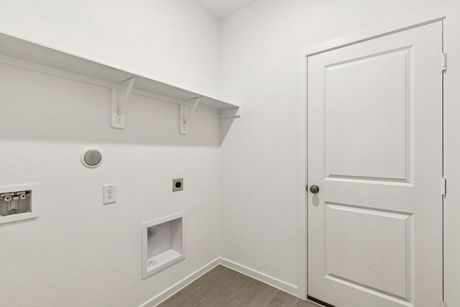 Spacious, unfurnished interior of a new home in Mavera, Conroe (Image 18).