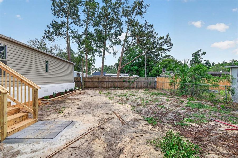 Exterior details and patio area of a home in , Spring Hill (Image 18).