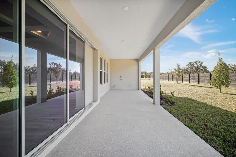 Exterior details and patio area of a home in Timber Ridge, Plant City (Image 24).