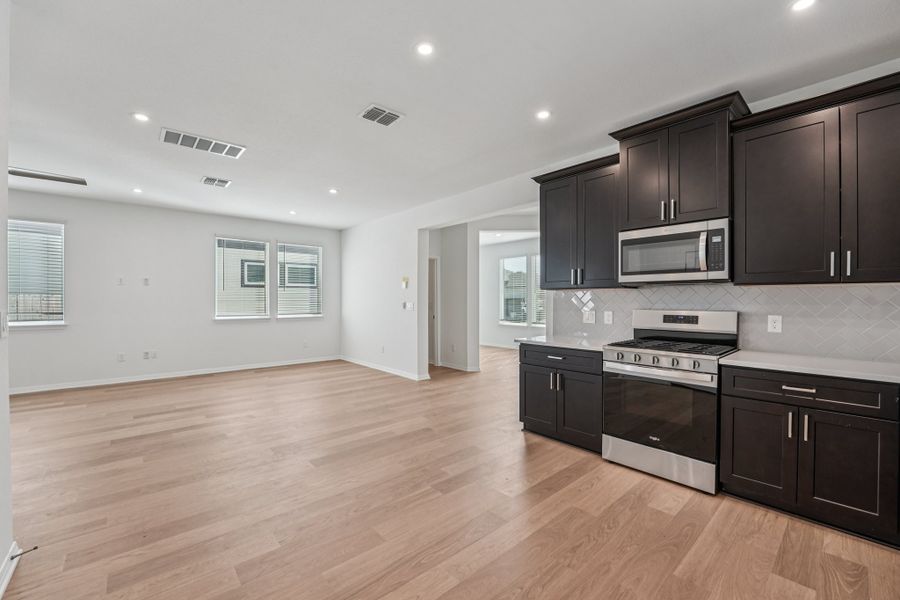 Furnished interior view inside a new home in Porter Country, Buda (Image 5).
