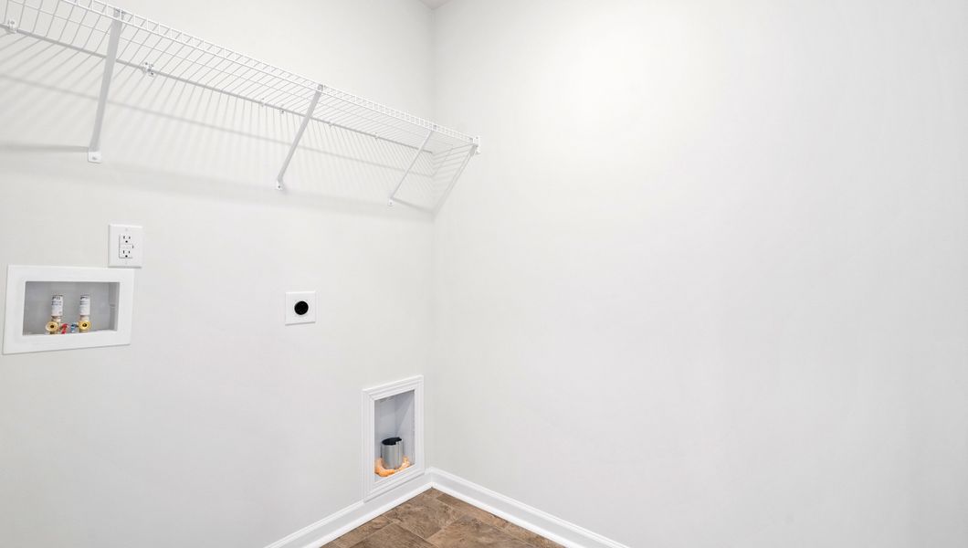 Representative unfurnished interior of a home built from the Elston by D.R. Horton in Paddock Point, Roebuck (Image 36).