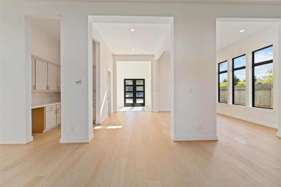 Spacious, unfurnished interior of a new home in , Houston (Image 17).