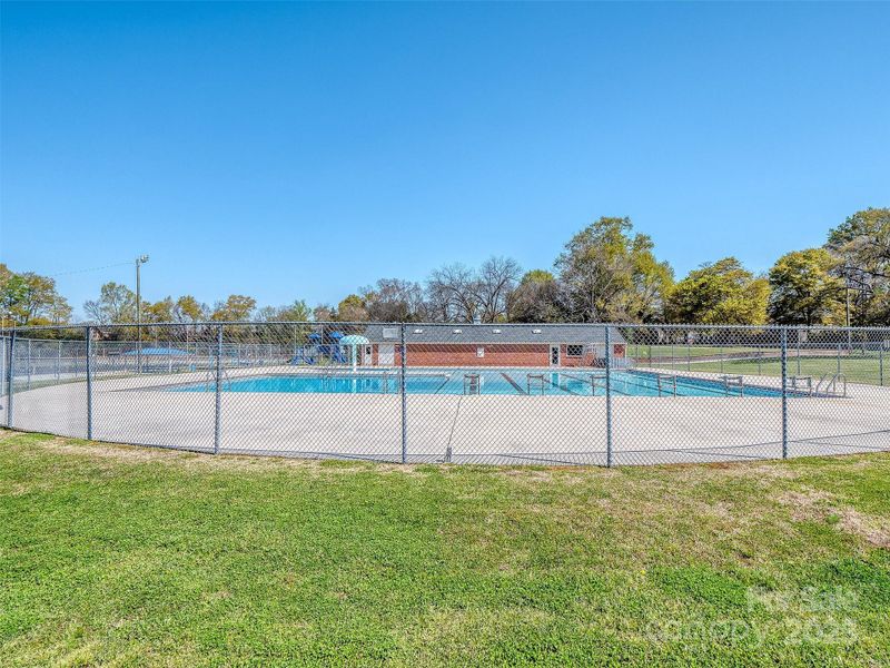 Community amenities in , Lancaster (Image 24).