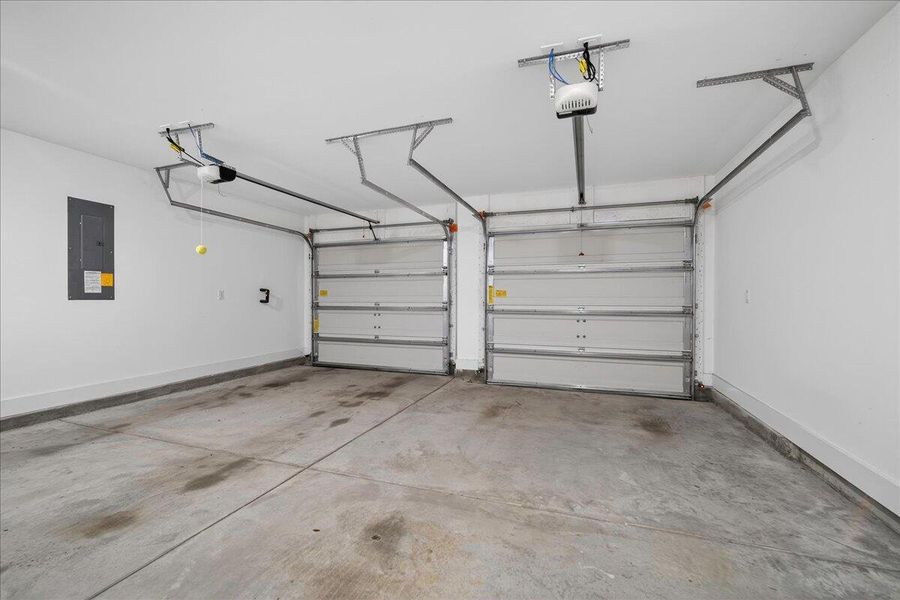 Spacious, unfurnished interior of a new home in , Summerville (Image 26).