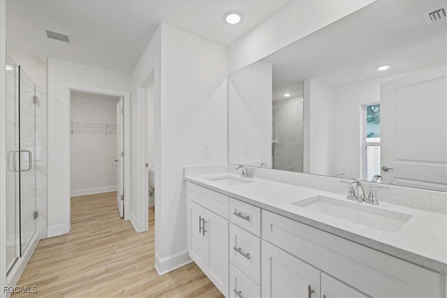 Furnished interior view inside a new home in Cape Coral, Cape Coral (Image 13).