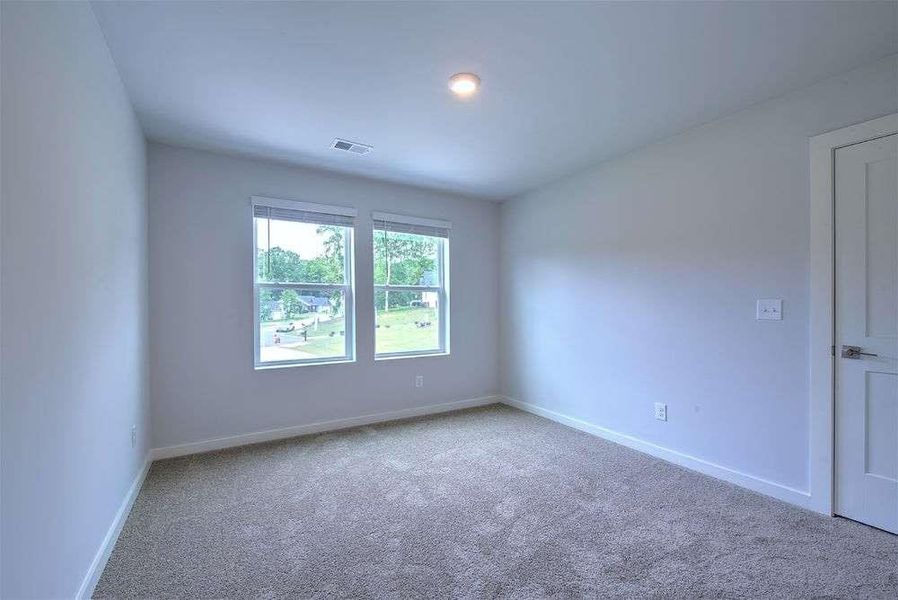 Spacious, unfurnished interior of a new home in The Woodlands Preserve, Jackson (Image 15).