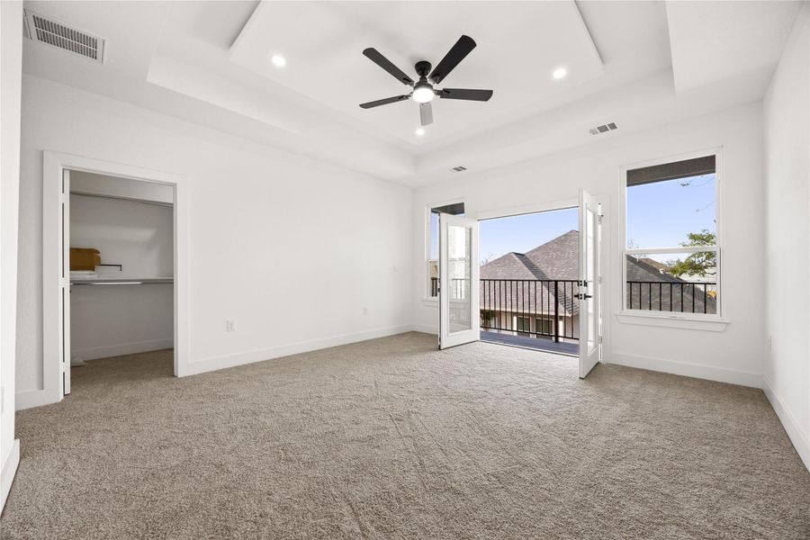 Spacious, unfurnished interior of a new home in , Houston (Image 27).