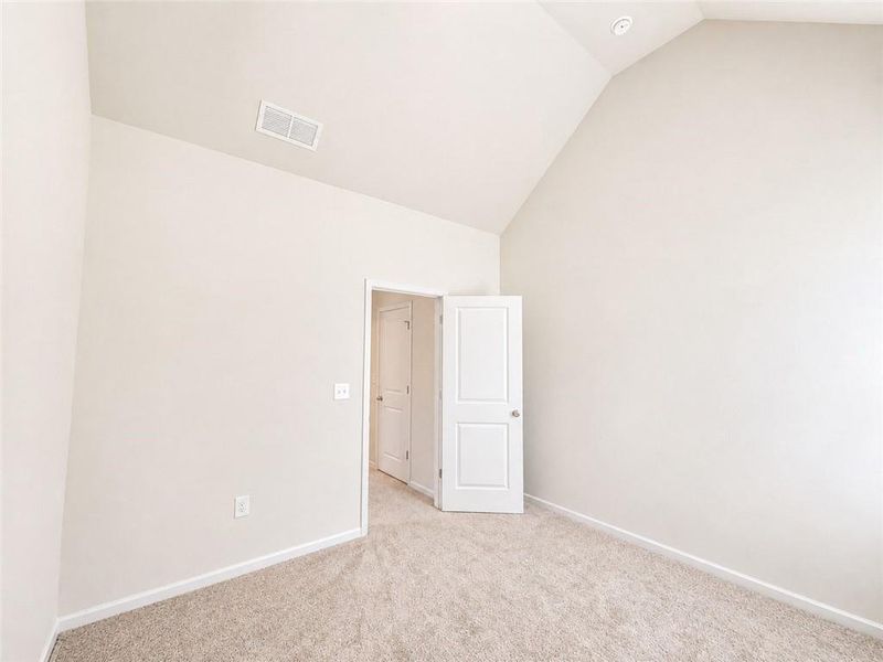 Spacious, unfurnished interior of a new home in Stonegate, Atlanta (Image 11).