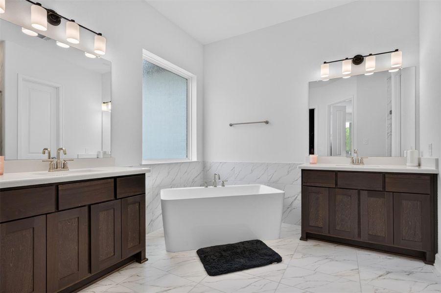 Furnished interior view inside a new home in , Missouri City (Image 10).