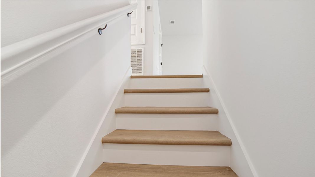 Spacious, unfurnished interior of a new home in Sanctuary Beach, Panama City Beach (Image 17).