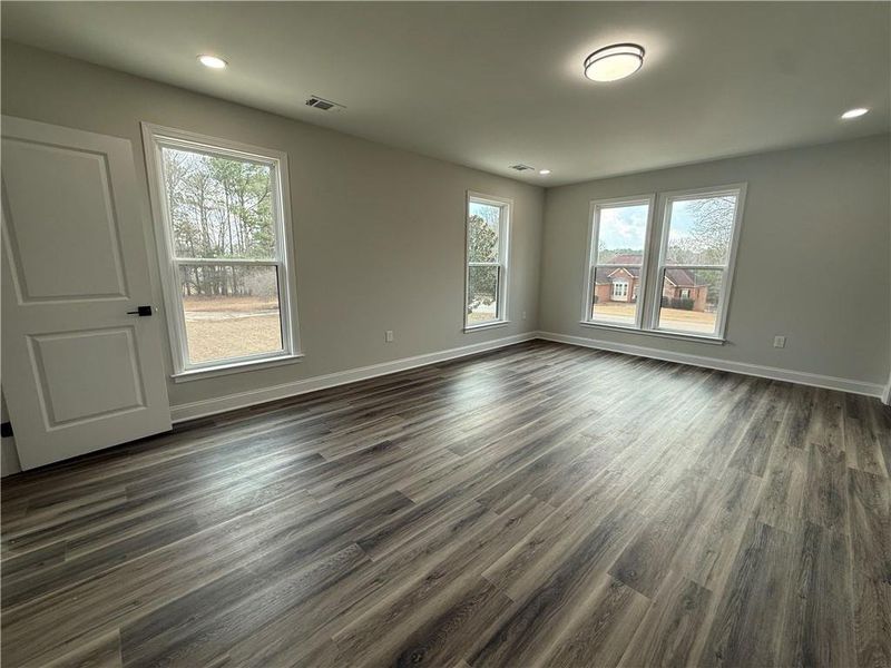 Spacious, unfurnished interior of a new home in , Covington (Image 46).