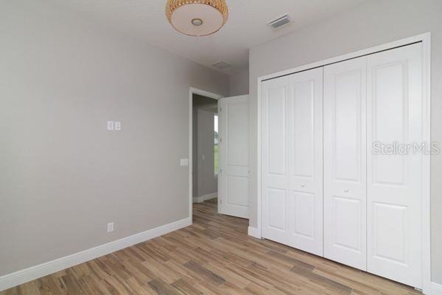 Spacious, unfurnished interior of a new home in , Leesburg (Image 13).