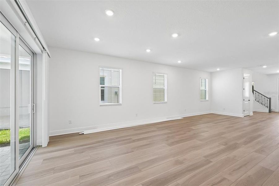 Spacious, unfurnished interior of a new home in SeaFlower, Bradenton (Image 14).