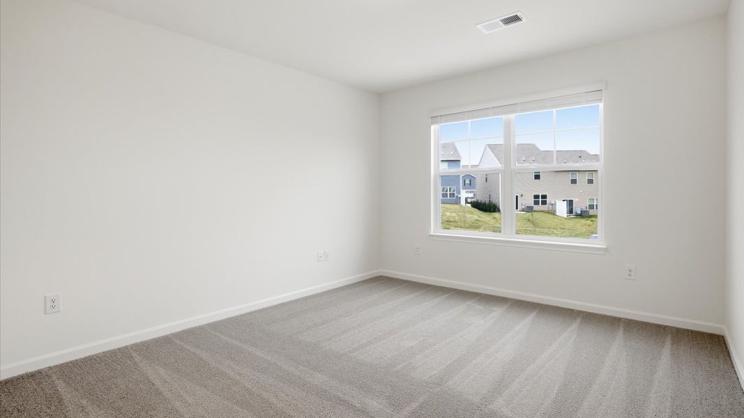 Spacious, unfurnished interior of a new home in Cherokee Crossing, Kodak (Image 16).