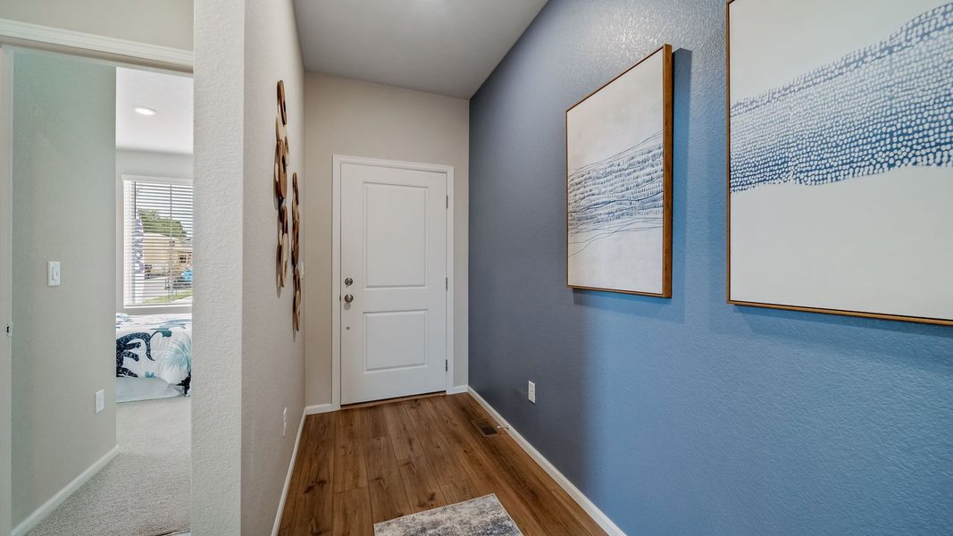 Spacious, unfurnished interior of a new home in Thompson River Ranch, Johnstown (Image 22).
