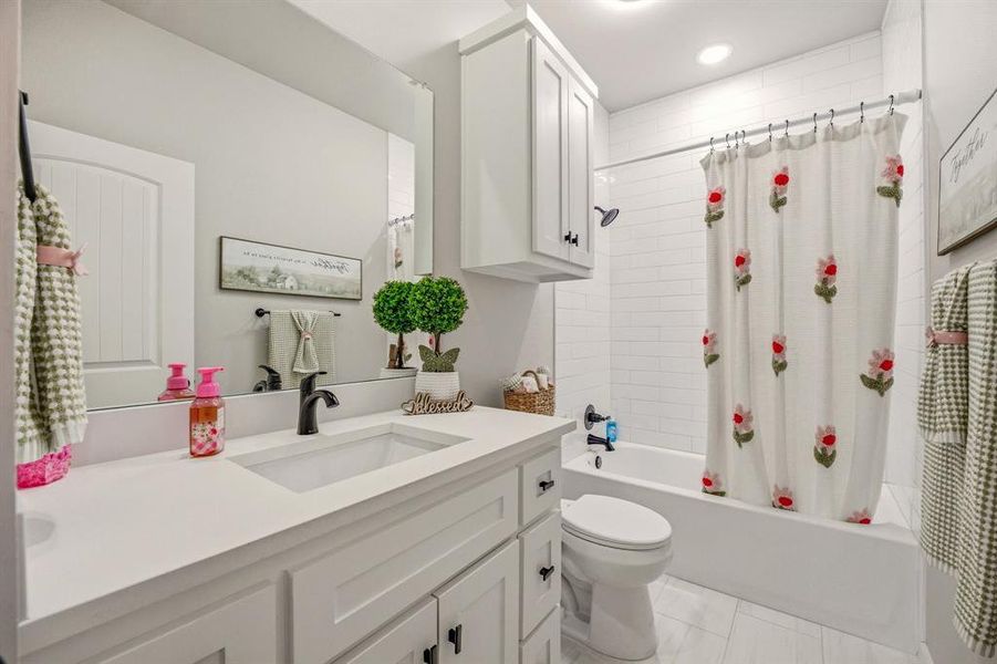 Furnished interior view inside a new home in , Granbury (Image 13).