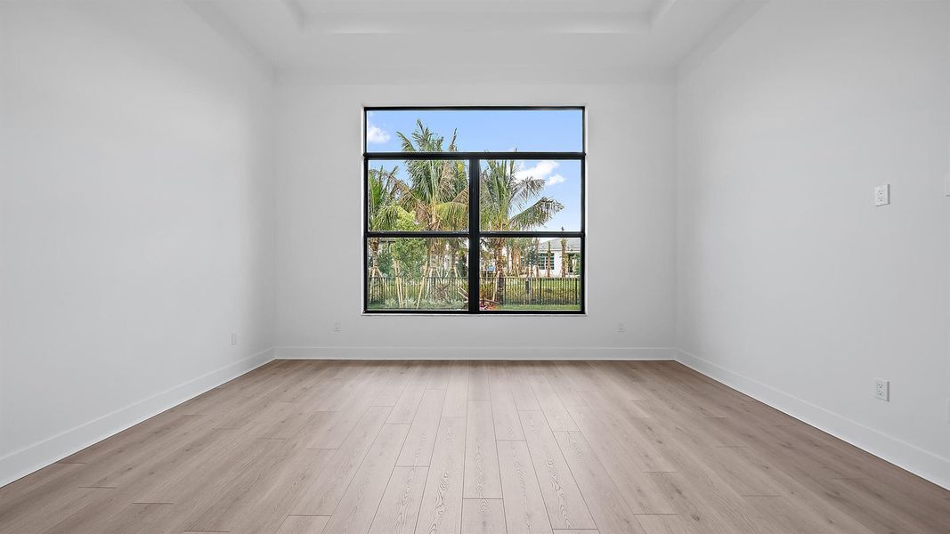 Spacious, unfurnished interior of a new home in , Palm Beach Gardens (Image 18).