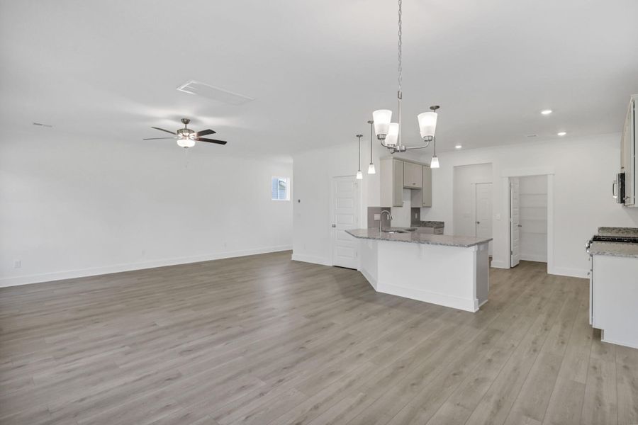 Spacious, unfurnished interior of a new home in Ashton Lakes, Lexington (Image 30).