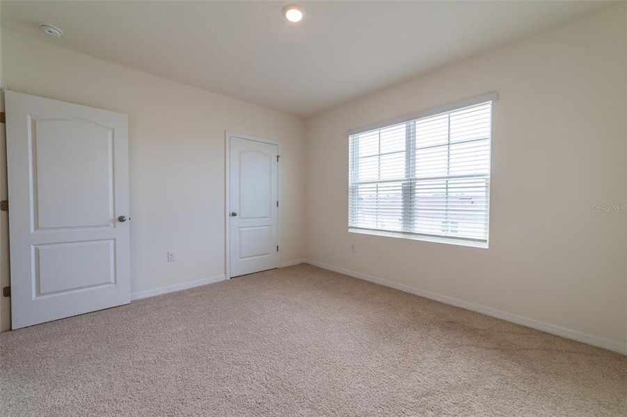 Spacious, unfurnished interior of a new home in , Harmony (Image 57).