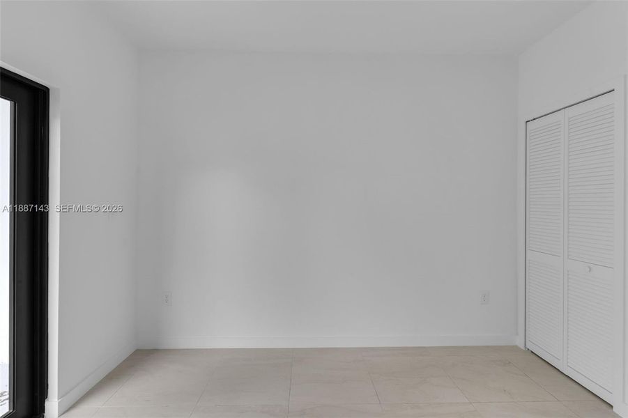 Spacious, unfurnished interior of a new home in , Miami (Image 19).