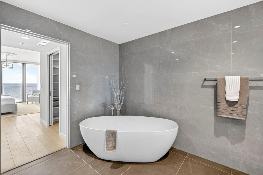 Furnished interior view inside a new home in , Pompano Beach (Image 13).