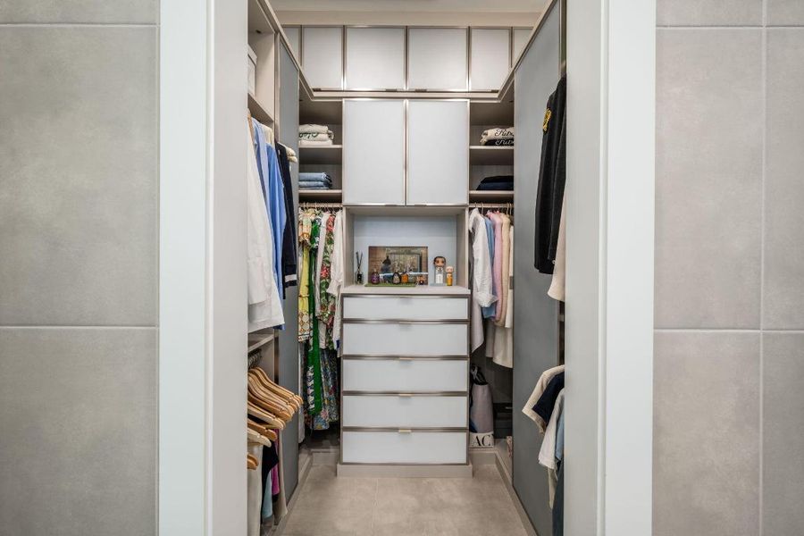 26-web-or-mls-1930_Frosted_Turquoise_Way