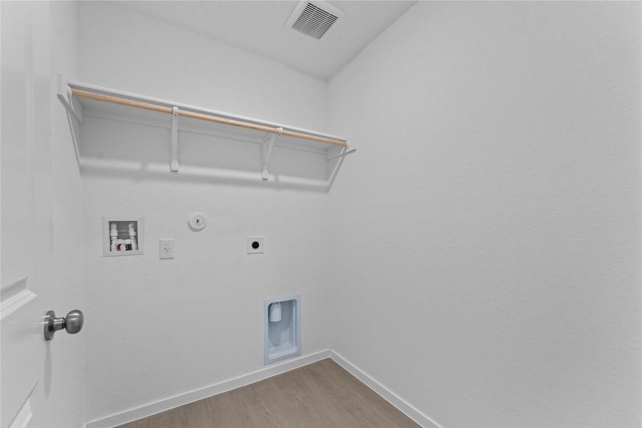 Spacious, unfurnished interior of a new home in Friendship Oaks, Fredericksburg (Image 5).