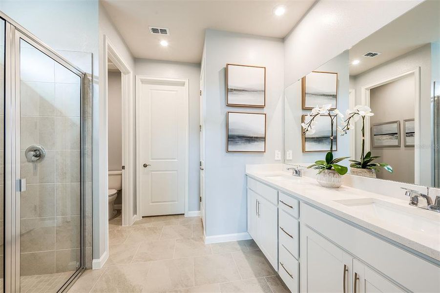 Furnished interior view inside a new home in Pasadena Ridge Master, Zephyrhills (Image 9).