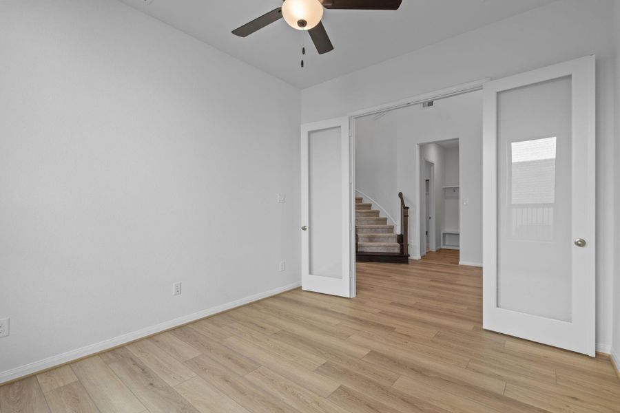 Spacious, unfurnished interior of a new home in Bridgeland 55', Cypress (Image 27).