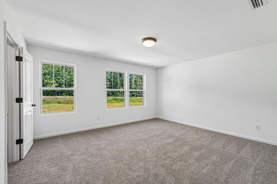 Spacious, unfurnished interior of a new home in Autumn Ridge, High Shoals (Image 24).