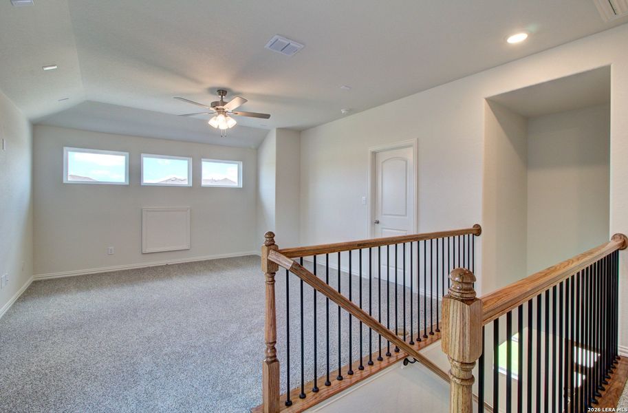 Spacious, unfurnished interior of a new home in Casinas at Gruene, New Braunfels (Image 21).