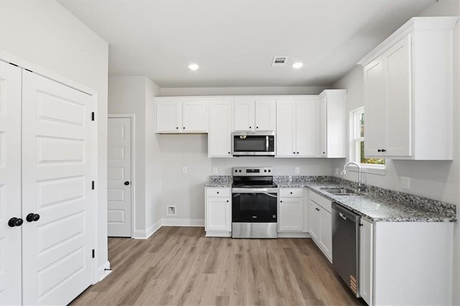 Furnished interior view inside a new home in , Lavonia (Image 5).