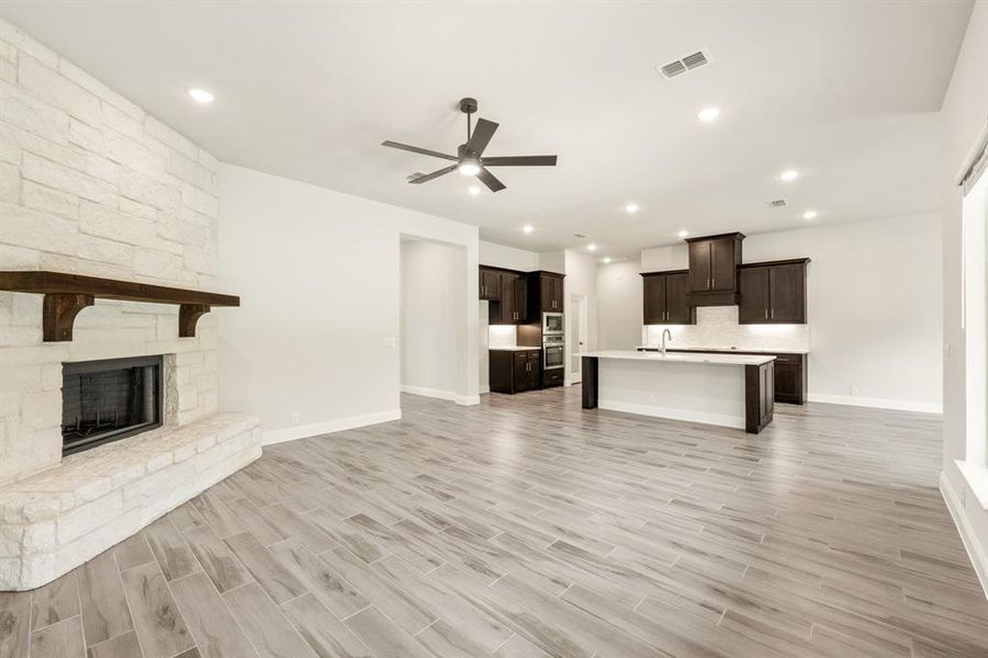Spacious, unfurnished interior of a new home in Villages of Walnut Grove, Midlothian (Image 27). Spacious, unfurnished interior of a new home in Villages of Walnut Grove, Midlothian (Image 27).
