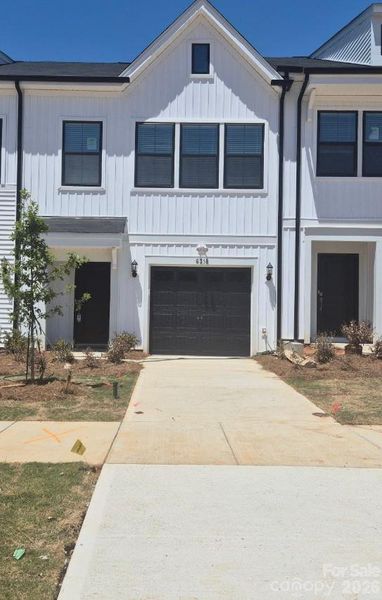 Homesite 85 features an interior unit Foxglove floorplan