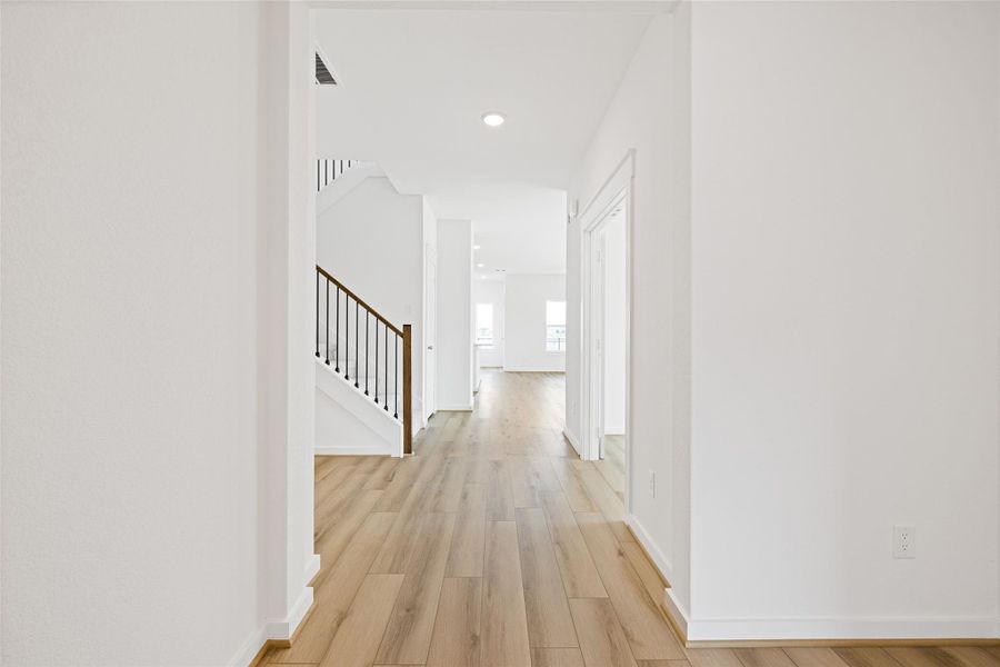 Spacious, unfurnished interior of a new home in Sunterra, Katy (Image 18). Spacious, unfurnished interior of a new home in Sunterra, Katy (Image 18).